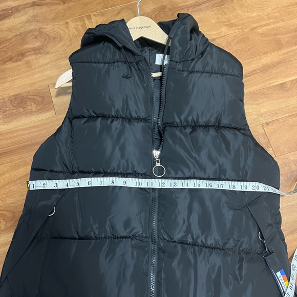 Puffer vest - Picture 3 of 6